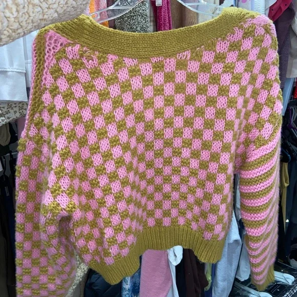 Knitwear Pink and Brown Checkered Cardigan - Picture 2 of 3